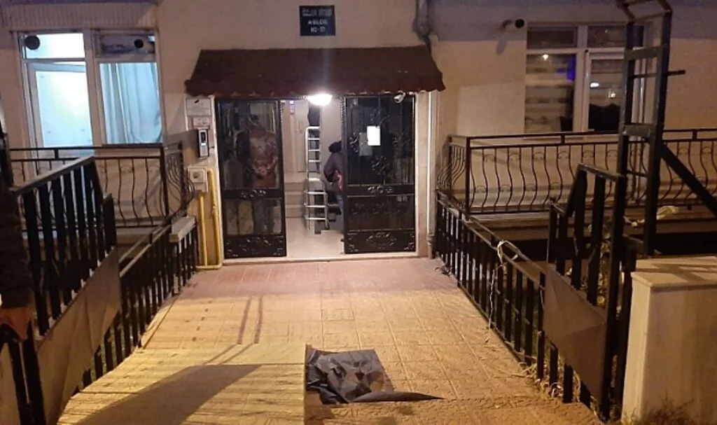 5’inci kattan düşerek beton zemine çakılan 60 yaşındaki kadın hayatını kaybetti