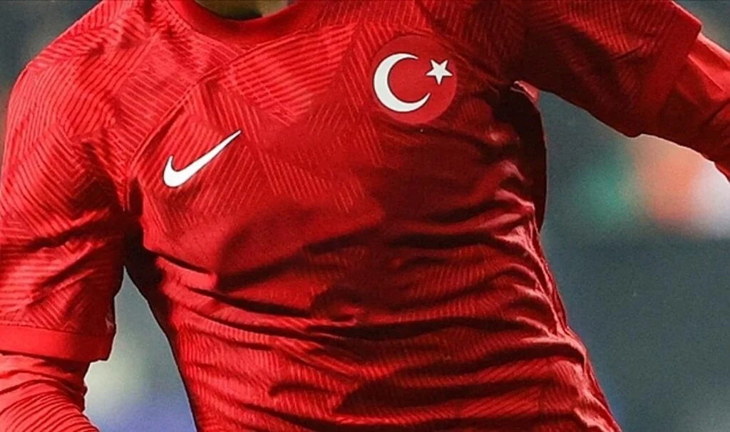 A Milli Futbol Takımı'nda 2 oyuncu kadrodan çıkarıldı