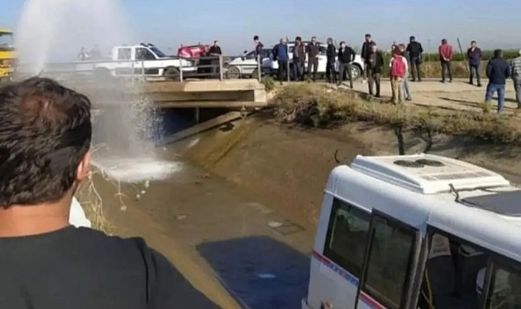 Adana’da Kaza Yapan Dolmuş Sulama Kanalına Düştü: 2’si Ağır 13 Yaralı