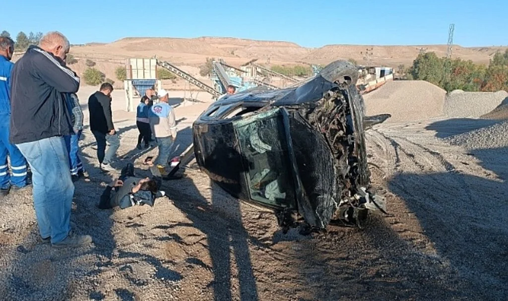 Adıyaman’da otomobil şarampole devrildi: 1 yaralı