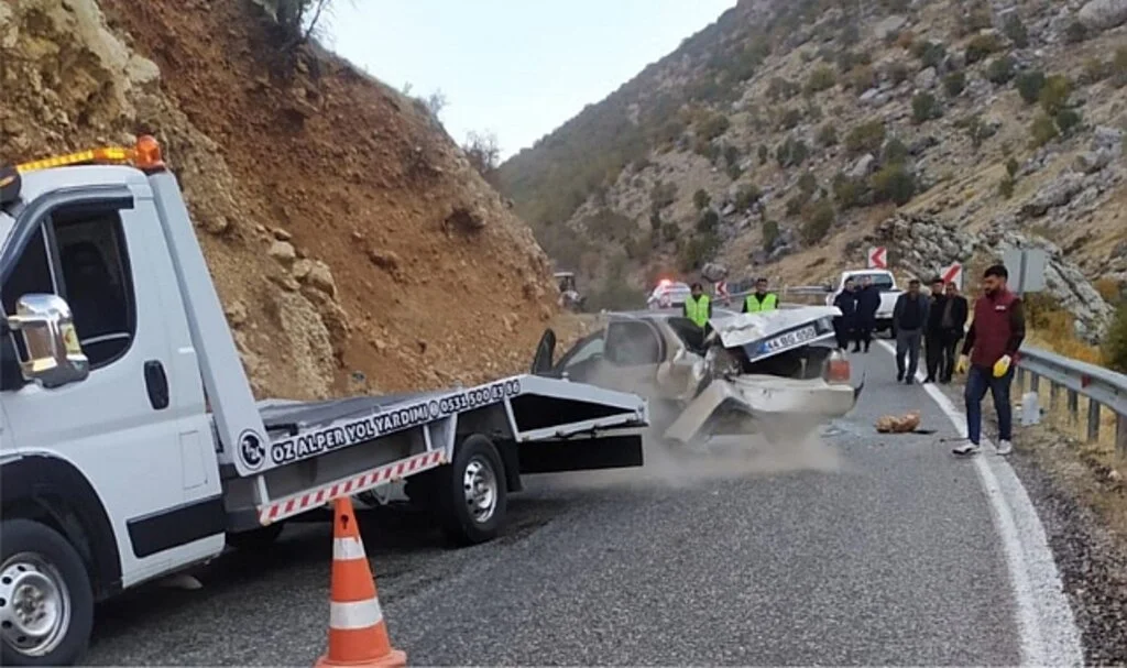 Adıyaman’da takla atan otomobildeki 2 kişi yaralandı