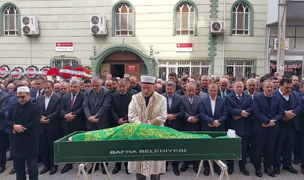 Adıyaman Valisi Mahmut Çuhadar'ın babası Samsun'da son yolculuğuna uğurlandı