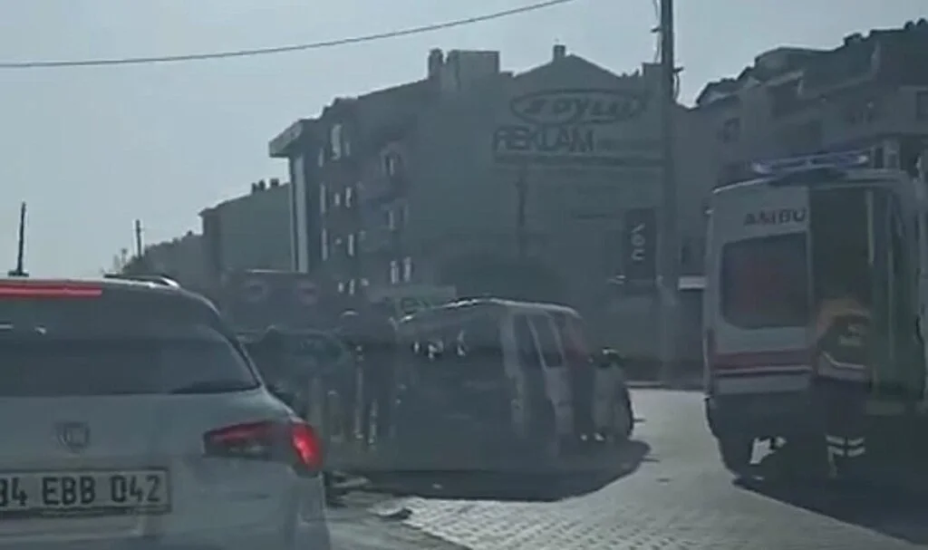 AK Parti Erdek heyeti toplantıya giderken kazada yaralandı