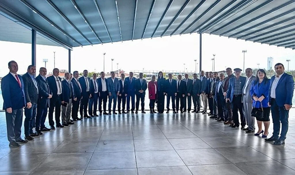 AK Parti Genel Başkan Yardımcısı Çiğdem Karaaslan muhtarları dinledi 