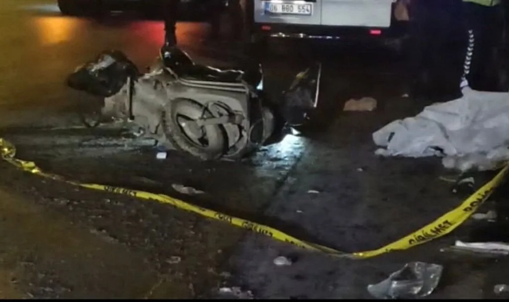 Ankara’da bariyerlere çarpan moto kurye hayatını kaybetti