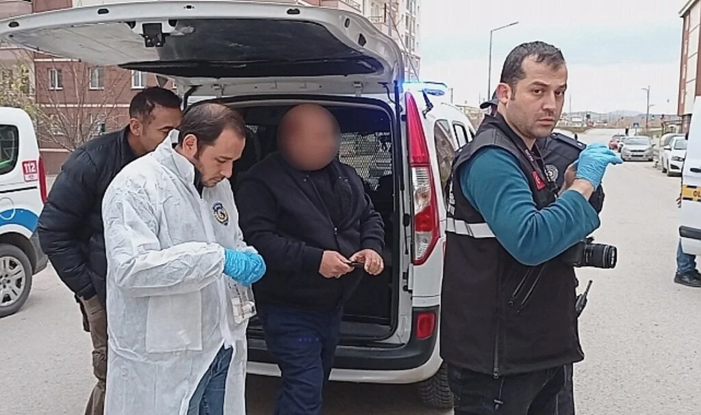 Araç park etme kavgası kanlı bitti: 1 yaralı