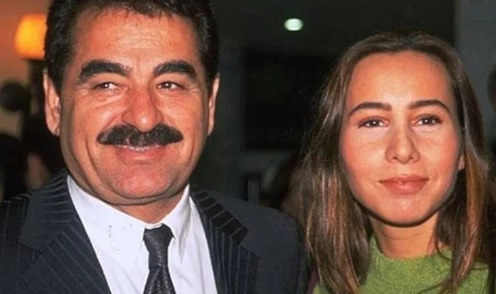 Asena Dansözlüğü Bıraktı! Artık Bir Değil, Tam İki İşi Var!