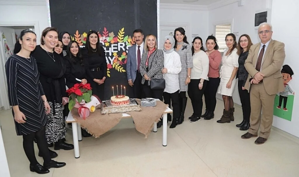 Ataçocuk'ta Öğretmenler Günü Kutlaması 
