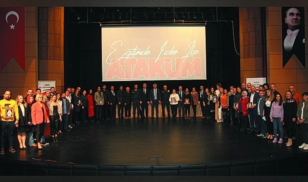 Atakum'da ‘Eğitimde Verimliliği Artırma Programı’nda rozetler dağıtıldı