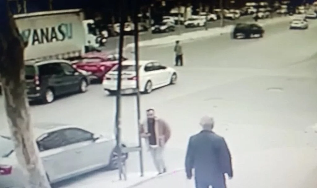 Ataşehir’de kamyonun altında kalan vatandaş metrelerce sürüklendi