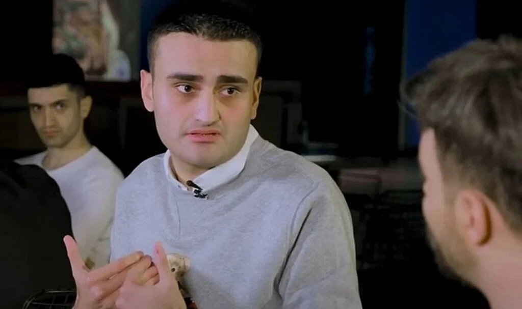 "Aylık gelirim 30 bin TL" demişti! CZN Burak "Resmi gelirim değil" diyerek içini döktü