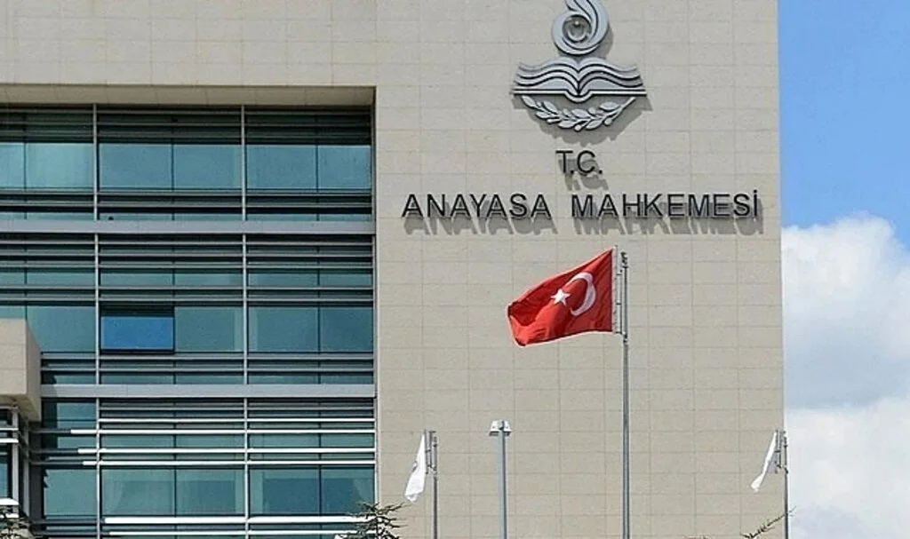 AYM, Öğretmenlik Meslek Kanunu'nun bazı hükümlerinin iptali istemini yarın görüşecek