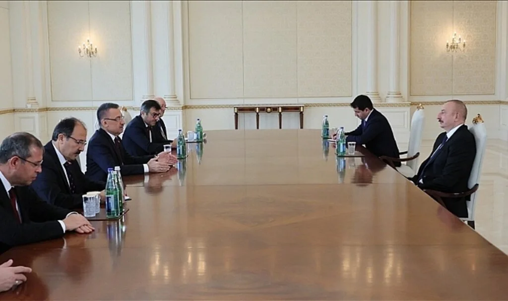Azerbaycan Cumhurbaşkanı Aliyev, Cumhurbaşkanı Yardımcısı Oktay'ı kabul etti