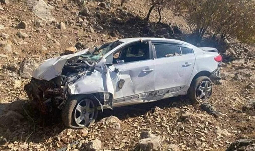 Baba ile Oğlu Hurdaya Dönen Araçtan Sağ Çıktı
