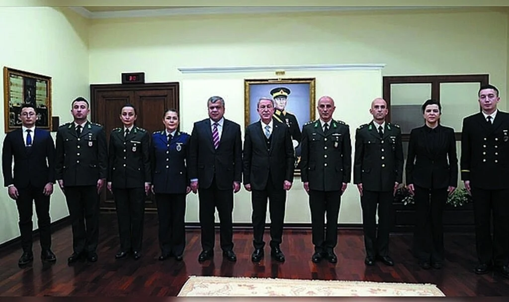 Bakan Akar MSB’de Görevli Öğretmenlerle Bir Araya Geldi