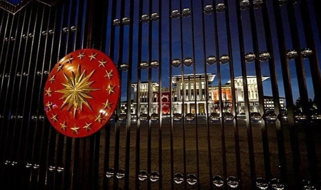 Bakan Bilgin ve Nebati Saray'a Gidiyor