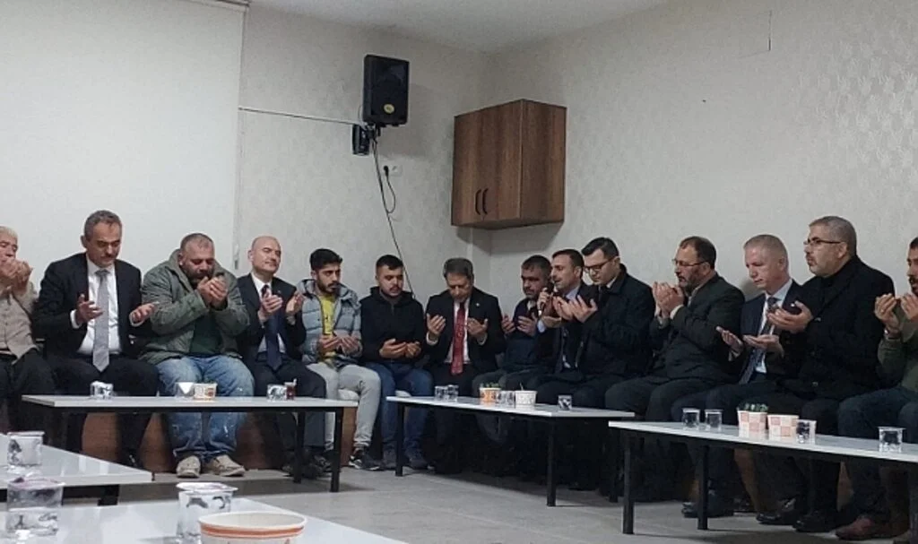 Bakan Soylu ve Bakan Özer'den Saldırıda Ölen Öğretmenin Ailesine Taziye Ziyareti