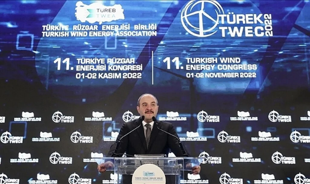 Bakan Varank: Türkiye'nin rüzgar türbini ve ekipman ihracatı 2022'de 2 milyar avro seviyesine çıkacak
