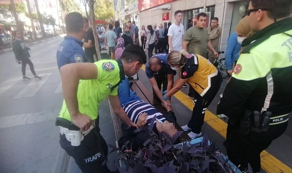 Bankta baygın halde bulundu, kendisini uyandıran ekiplere demediğini bırakmadı