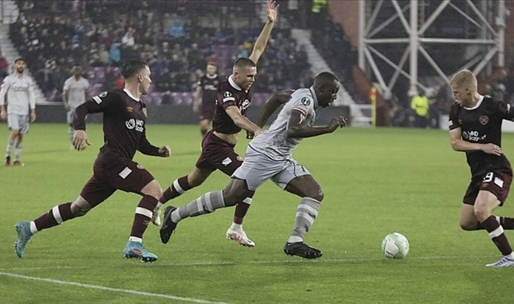 Başakşehir, grup liderliği için Hearts karşısında