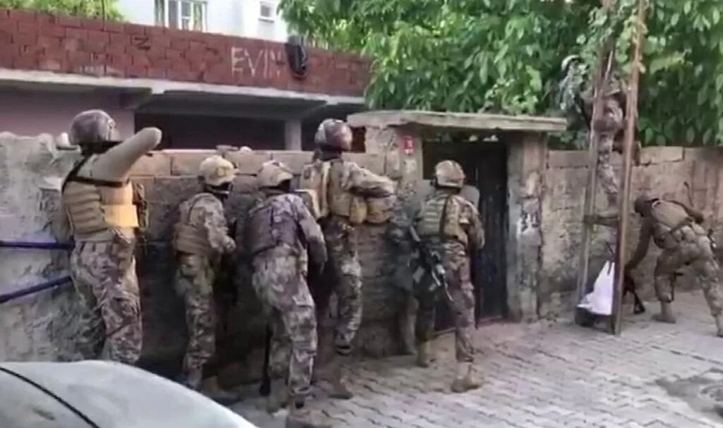 Batman'da Terör Operasyonu 11 Kişi Yakalandı