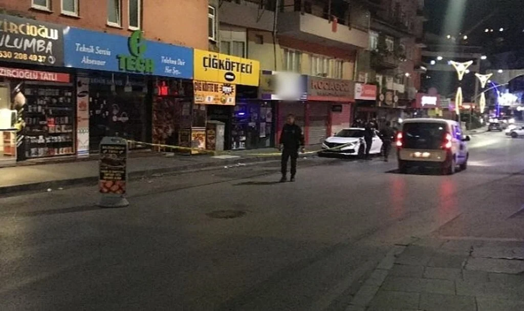 Beraber alkol aldığı arkadaşı tarafından cadde ortasında silahla vuruldu
