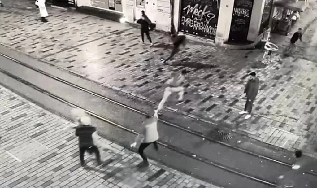 Beyoğlu’nda 1 kişinin öldüğü kavganın görüntüleri ortaya çıktı