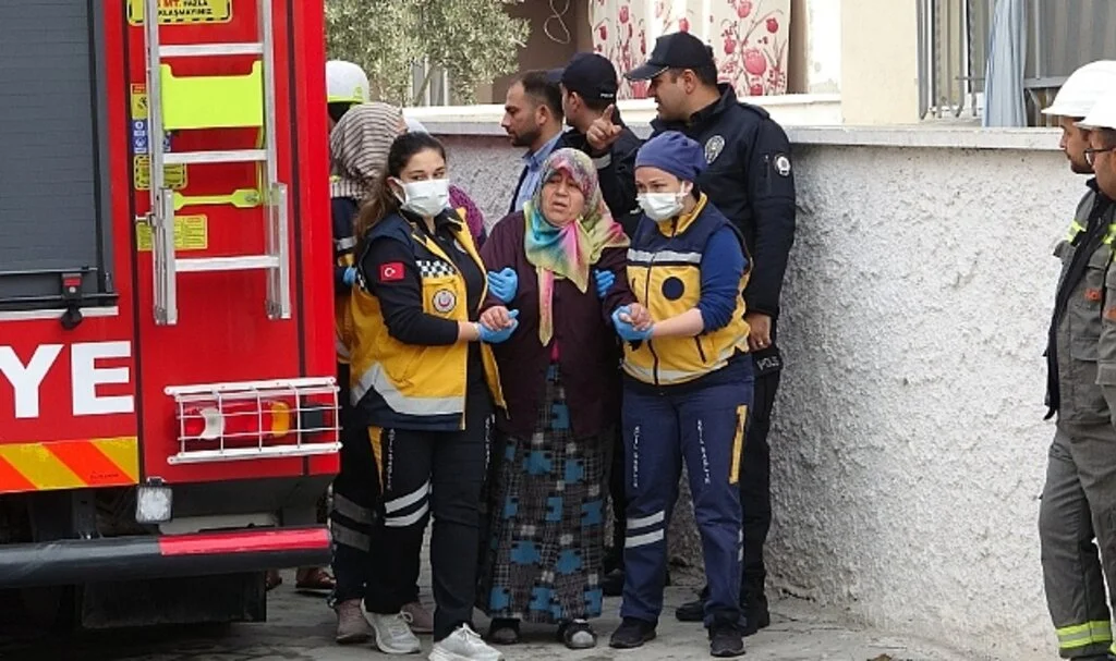 Biber közlerken canından oluyordu
