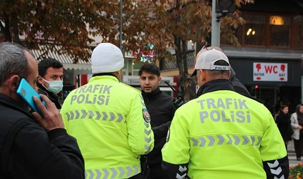 Bilecik'te otomobilin çarptığı yaya yaralandı