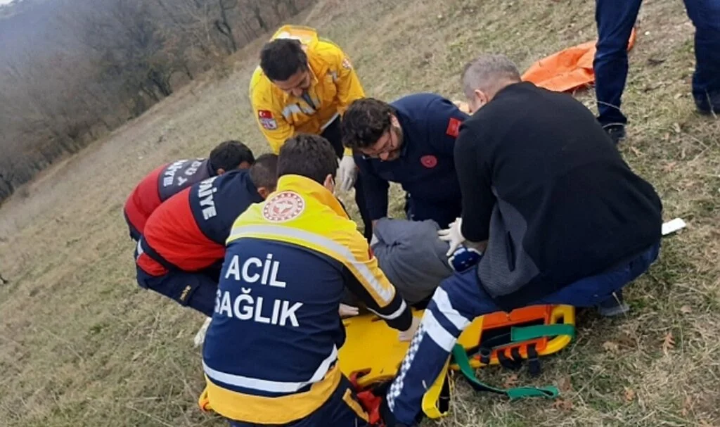 Bilecik'te yolcu midibüsü şarampole devrildi: 7 yaralı