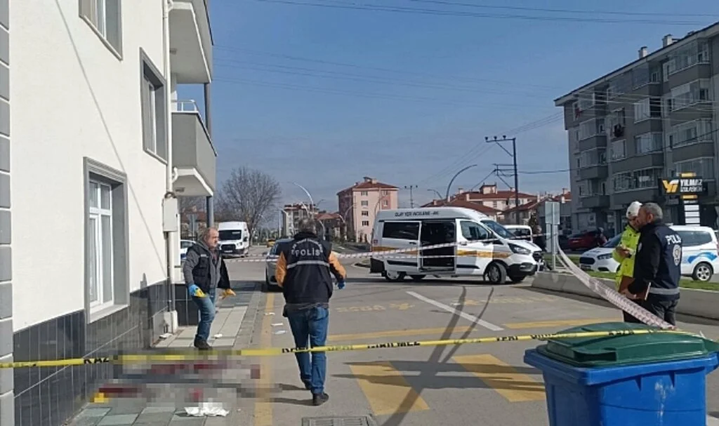 Bolu'da Önce Kız Arkadaşını Öldürdü Sonra İntihar Etti