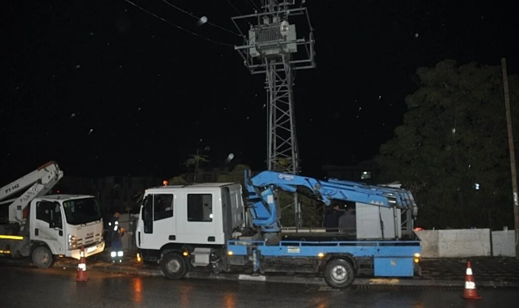 Bomba gibi patladı, akşamın karanlığını aydınlattı