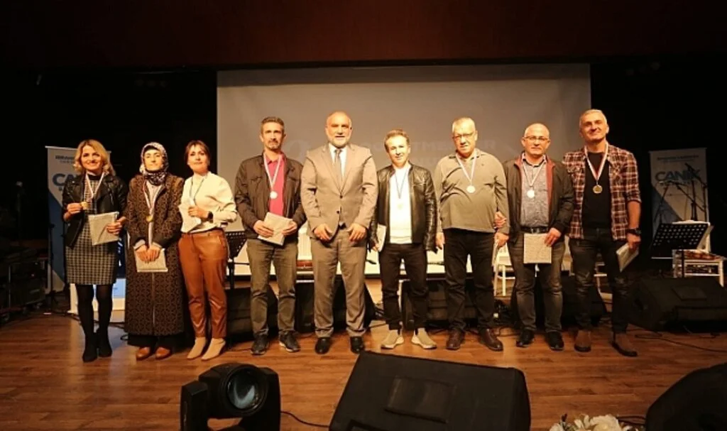 Canik Belediye Başkanı Sandıkçı’dan Öğretmenlere Sürpriz Hediye