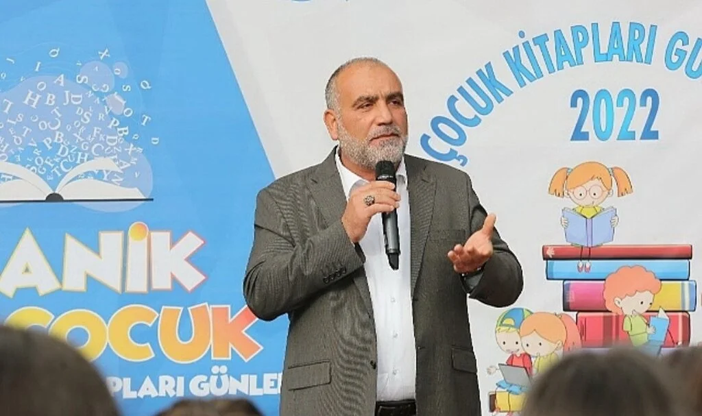 Canik Belediye Başkanı Sandıkçı: Okuma kültürü kazanan bir nesil yetiştirmeliyiz