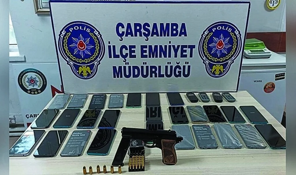 Çarşamba'da 31 Kaçak Telefon Ele Geçirildi