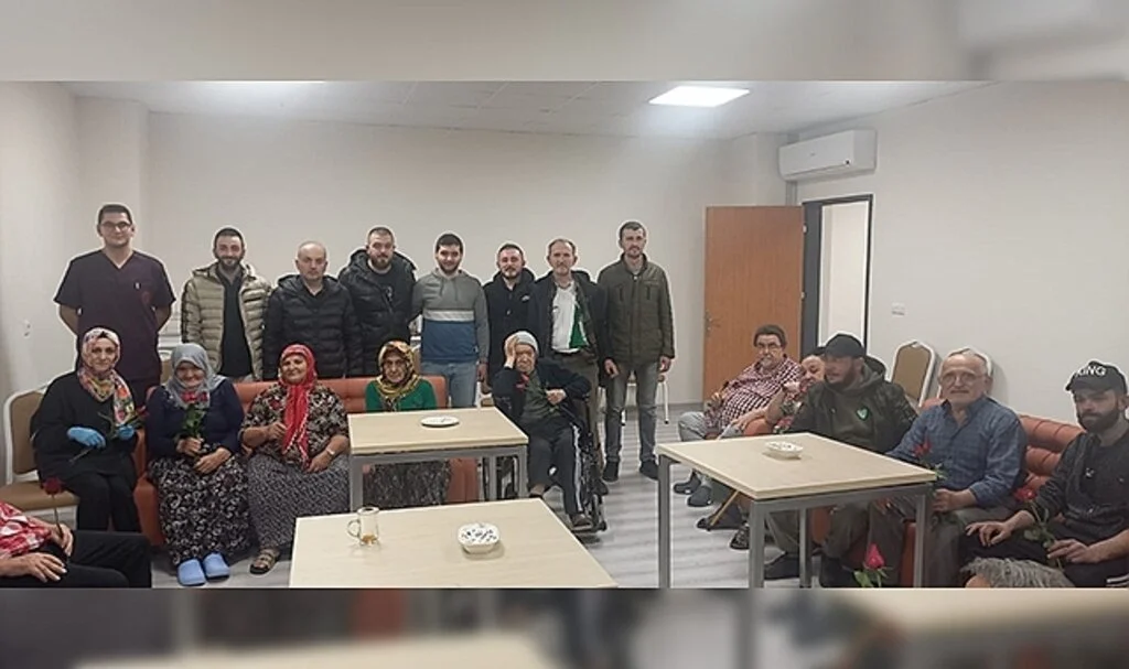 Çarşambaspor Taraftarlar Derneği'nden Huzurevine Ziyaret 