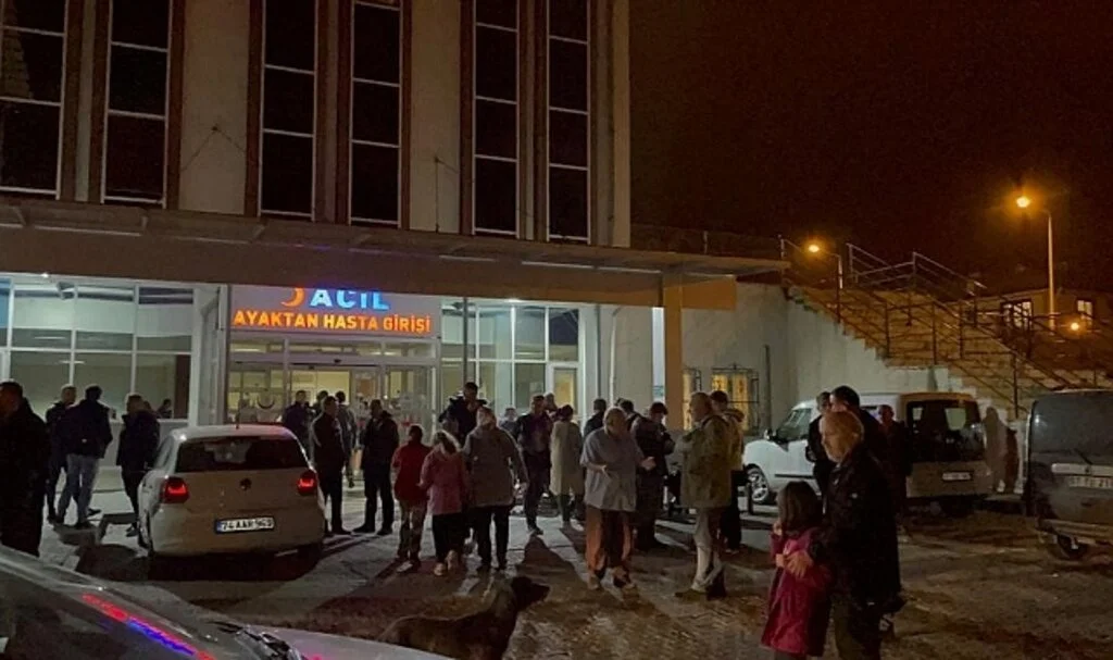 Çaycuma'da 148 öğrenci gıda zehirlenmesi nedeniyle hastanelik oldu