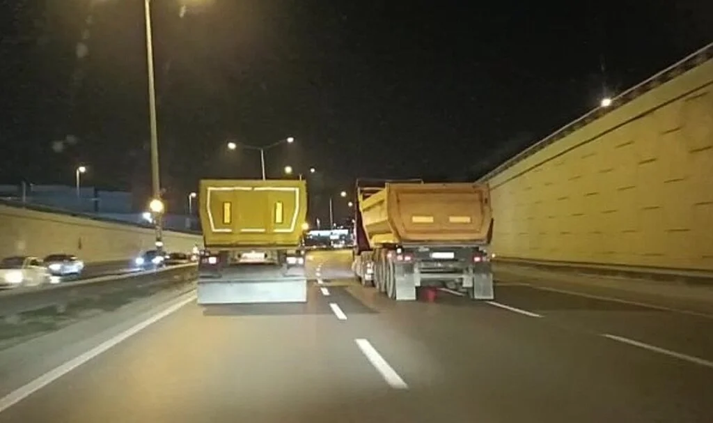 Çekmeköy’de yarışa giren hafriyat kamyonları tehlike saçtı