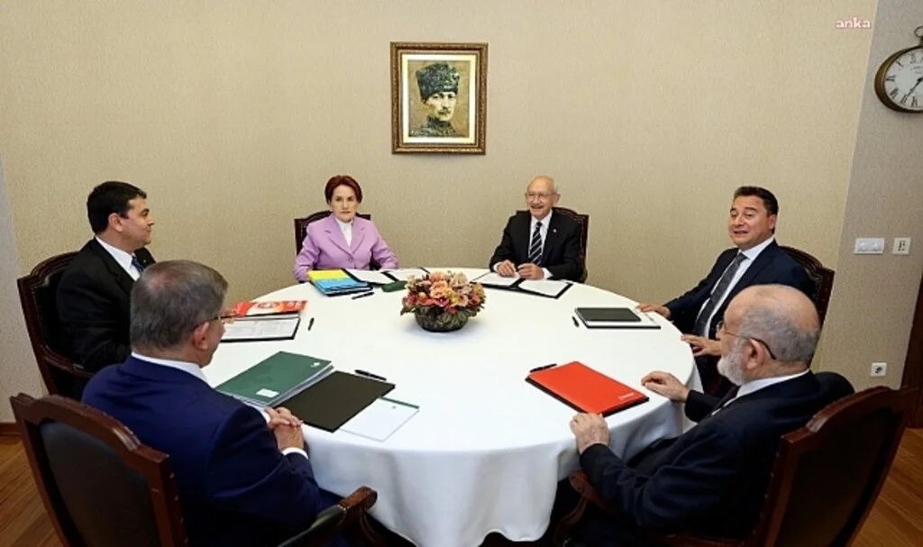 CHP'den Altılı Masa Toplantısı Öncesinde Videolu Mesaj:Türkiye İçin Hemen Demokrasi