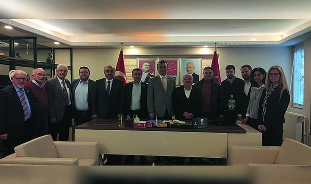 'CHP, eski AK Parti ve MHP'lilere rozet takacak'