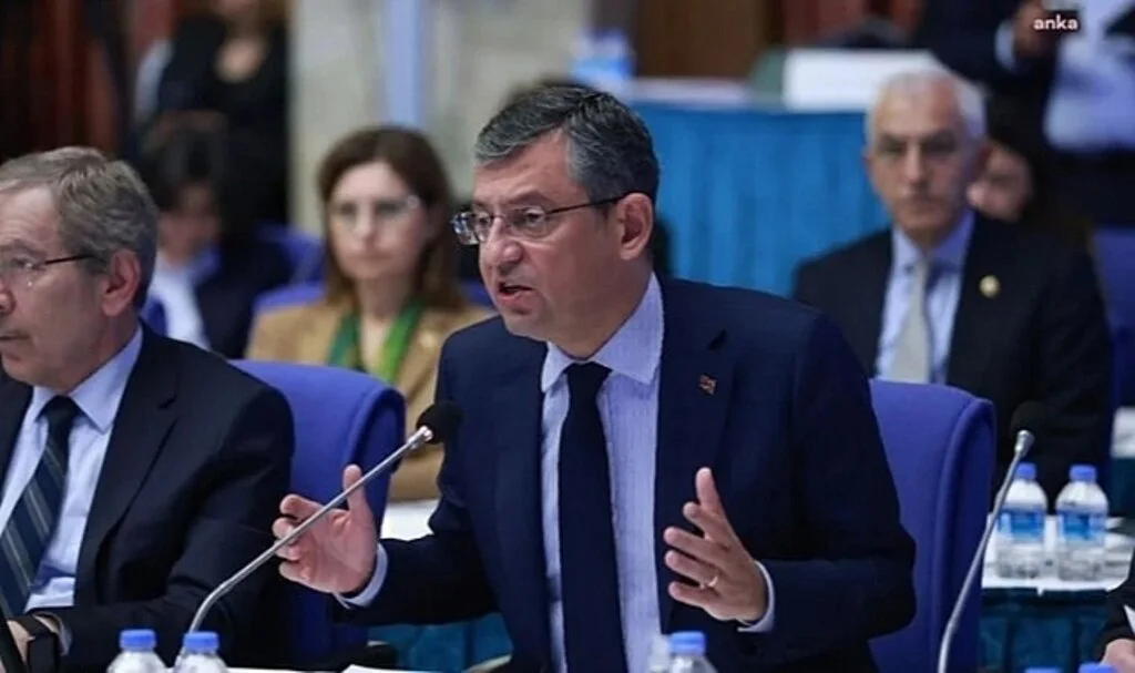 CHP'li Özel Erdoğan'ın 'Aynı gemideyiz' sözünü hatırlattı, sert çıktı: 'Yönünü başka bir tarafa çevirdi'