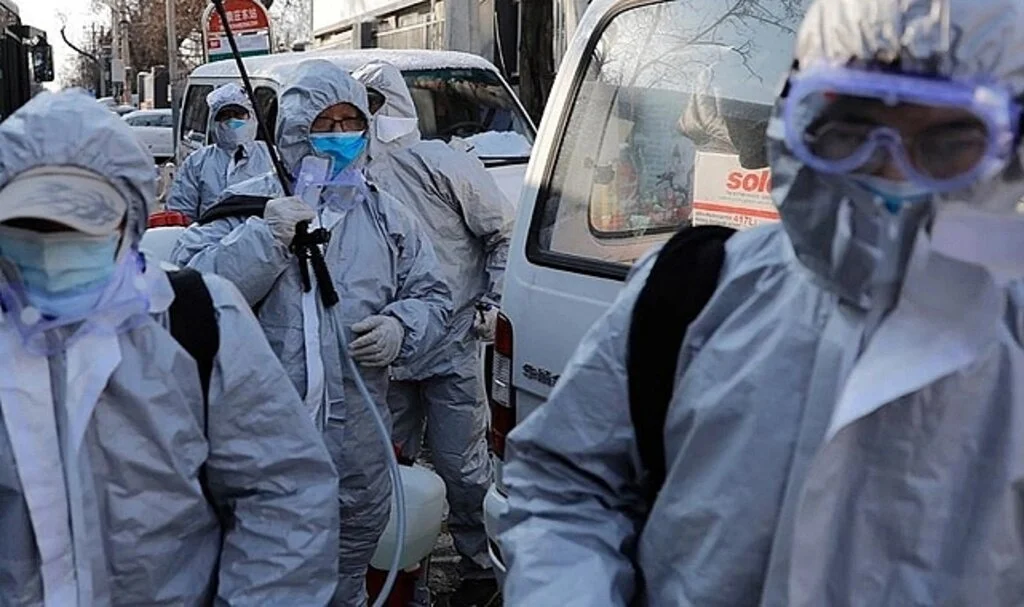Çin'de koronavirüs tedbirleri yeniden... Halk ayaklandı