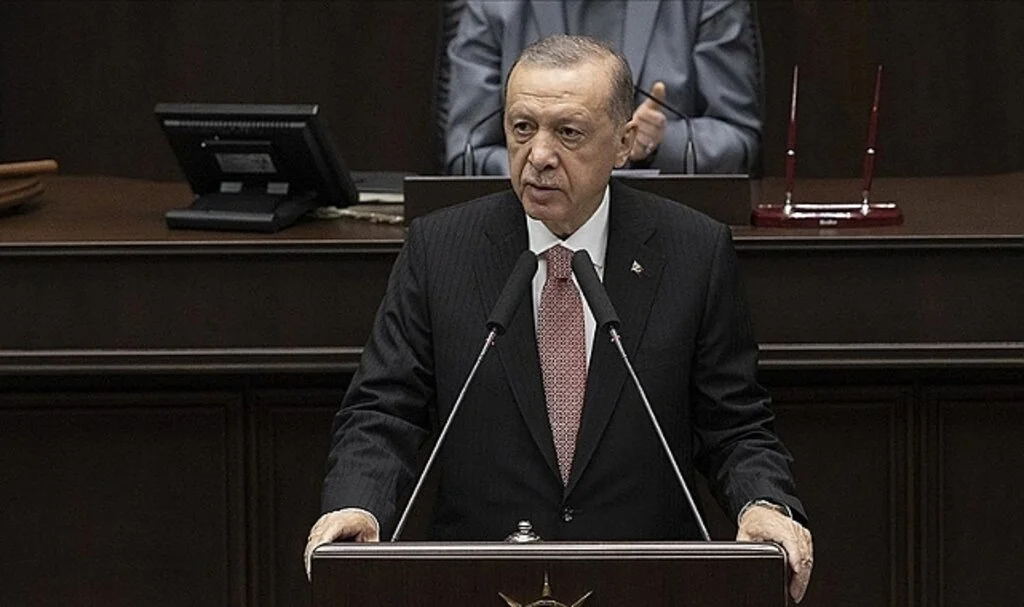 Cumhurbaşkanı Erdoğan: Bizim için en uygun olan vakitte karadan da teröristlerin tepesine tepesine bineceğiz