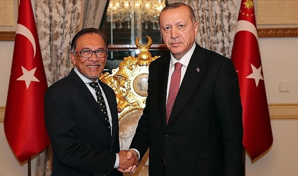 Cumhurbaşkanı Erdoğan Malezya Başbakanı Enver İbrahim ile Telefonda görüştü