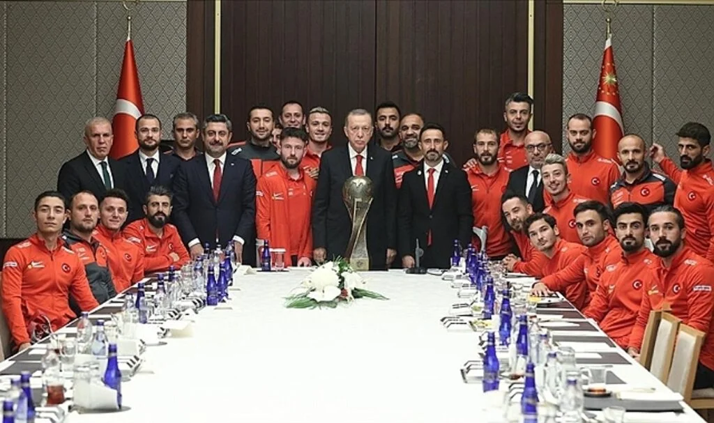 Cumhurbaşkanı Erdoğan: Türk futbolunun daha da ileriye gitmesi için gereken her türlü adımı atacağız