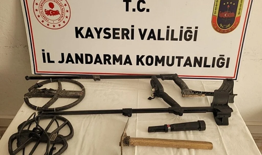 Definecilere Suçüstü