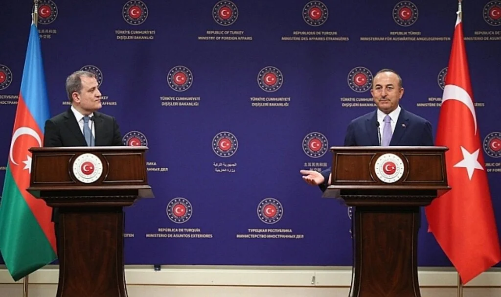 Dışişleri Bakanı Mevlüt Çavuşoğlu, Azerbaycan Dışişleri Bakanı Ceyhun Bayramov ile görüştü