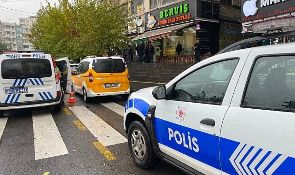 Diyarbakır’da boşanma aşamasındaki erkek, eşinin evine çıkıp bıçakladı