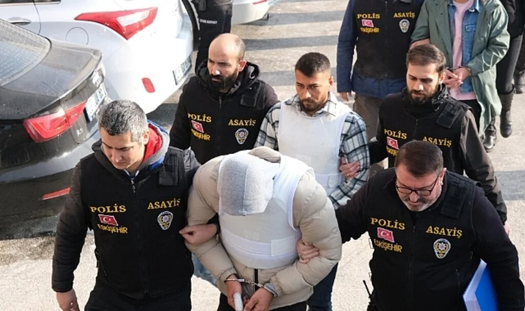Eğlence Mekanındaki Cinayete 2 Tutuklama