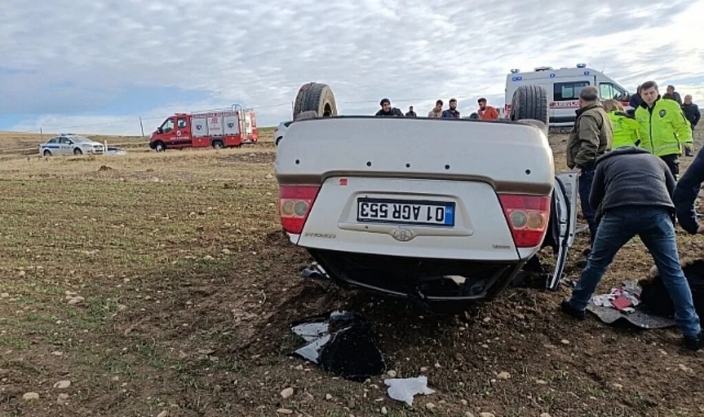Elazığ’da otomobil takla attı: 2 yaralı